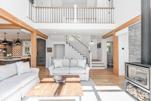 TV, fireplace - 3bdrm 3 bath lakehouse in Dwight. Faces south! All day sun! Unlimited Wifi! (Dwight)