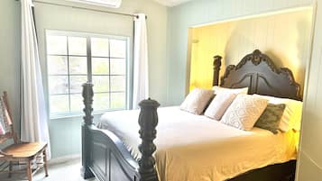 3 bedrooms, desk, travel cot, free WiFi