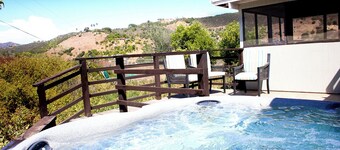 Bunny Hill Farmstay with Hottub