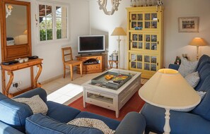 Fernseher, DVD-Player, Stereoanlage