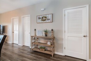 Interior - Lakefront Condo! Be in the Water in Minutes! Free Wifi & Dog Friendly! Free SDC tickets! (Branson)