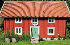 Exterior - Awesome home in Gusum with sauna (Gusum)