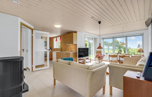 Awesome home in Vestervig with WiFi