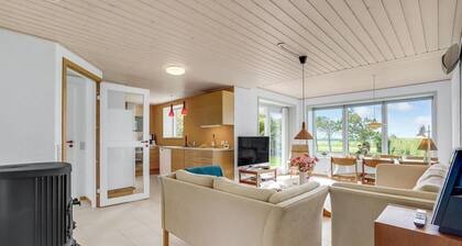 Awesome home in Vestervig with WiFi