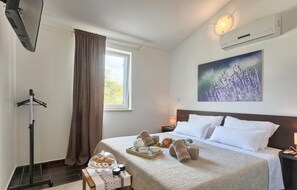 5 bedrooms, in-room safe, travel crib, free WiFi - Cozy home in Naselje Muzini with sauna (Naselje Muzini)