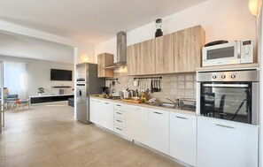 Refrigerador, horno, parrilla de estufa y lavavajillas 