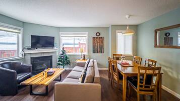 Téléviseur connecté, foyer, livres