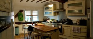 House | Private kitchen | Fridge, microwave, oven, stovetop