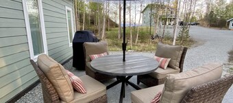 Wild Rose Cottage on Private homestead. Mountain View from property!