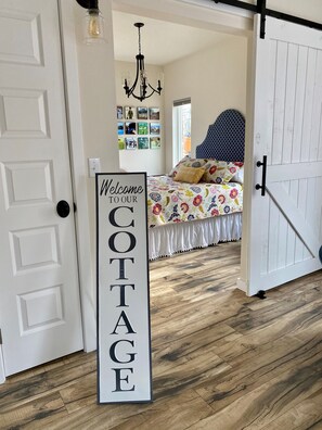 1 chambre, fer et planche à repasser, Wi-Fi gratuit, draps fournis