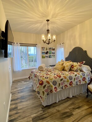 1 bedroom, iron/ironing board, free WiFi, bed sheets - Wild Rose Cottage on Private homestead. Mountain View from property! (Wasilla)