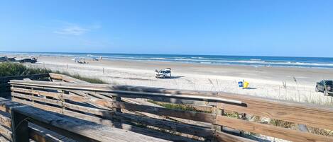 Beach nearby, sun-loungers, beach towels