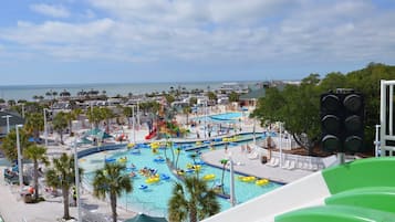 Piscine couverte, piscine extérieure