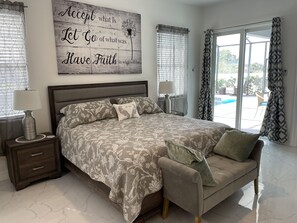 4 bedrooms, desk, iron/ironing board, travel crib - Luxury Canal-Front Retreat with Heated Saltwater Pool - Sleeps 8! (Cape Coral)