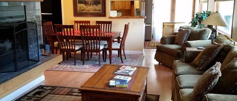 Smart TV, libros y impresora