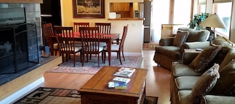 Stunning 3 bedroom/2bath with huge deck!