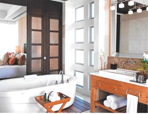 Bañera y bañera de hidromasaje