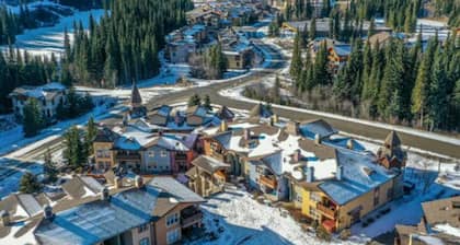 Fantastic location; 2 bdrm w/ private hot tub