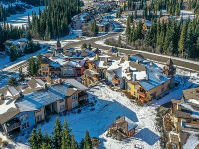 Fantastic location; 2 bdrm w/ private hot tub