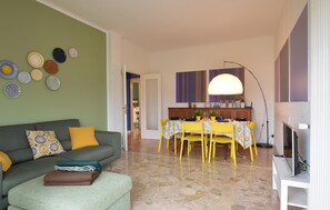 TV - Gorgeous apartment in Chiavari with WiFi (Chiavari)