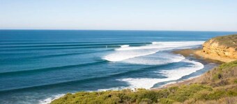 Tranquil Coastal Escape - Close to Beach, Parks and Shops