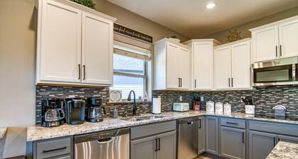 Gorgeous Table Rock Lake View! Hot Tub, Pool!