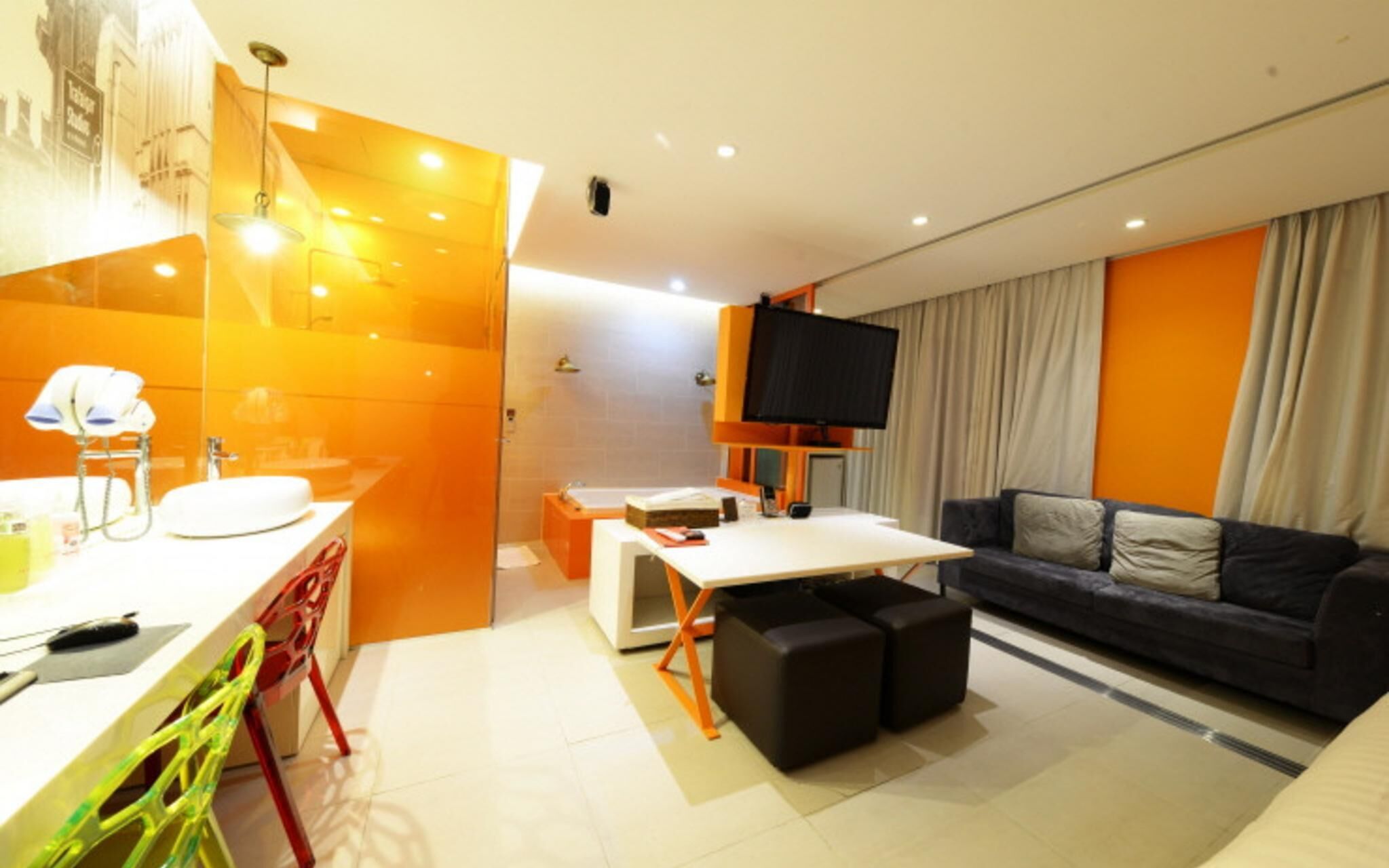 room (suite (netflix available)) | 1 bedroom, individually decorated, free wifi, bed sheets