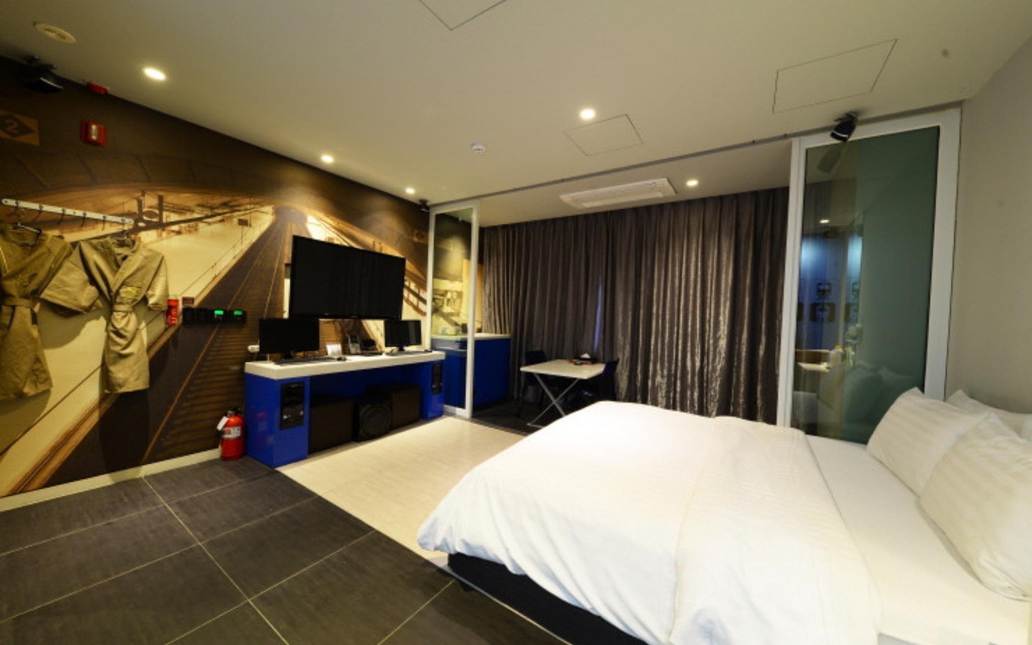 room (vip (netflix available)) | 1 bedroom, individually decorated, free wifi, bed sheets