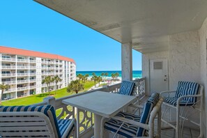 Outdoor dining - El Matador Unit 442, Gulfview special rate in May due to cancellation (Fort Walton Beach)