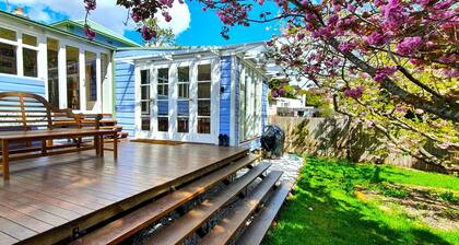 Plum Blossom Cottage - Federation, 5 Bedroom, Pet-Friendly, Climate-Control, BBQ