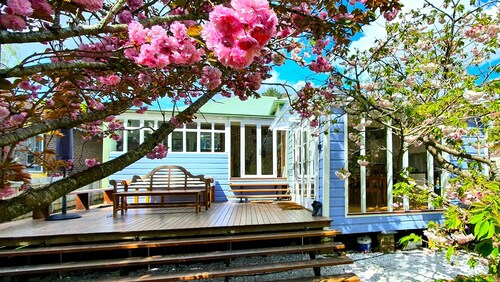 Plum Blossom Cottage | Federation, 5 Bedroom, 2 Bathroom, Bath, Climate-Control, Pets, BBQ
