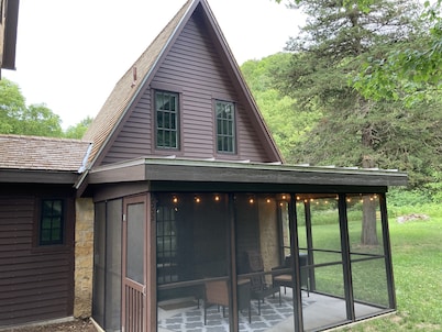 Brisbane House: Restored Historic Stone House in the Country