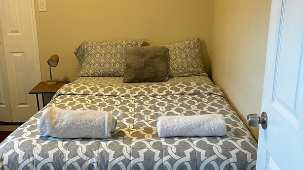 Unclassified image, 1 of 28, button - best guest house near the Galleria Mall (Dallas)