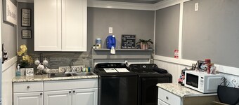 Guesthouse studio suite w washer & dryer in Spring Tx Fully equipped.