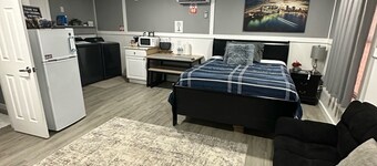 Guesthouse studio Generac backup powered w washer&dryer. Fully equipped.