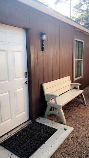 Property grounds - Guesthouse studio Generac backup powered w washer&dryer. Fully equipped. (Spring)