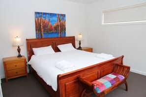 4 bedrooms, desk, iron/ironing board, travel cot