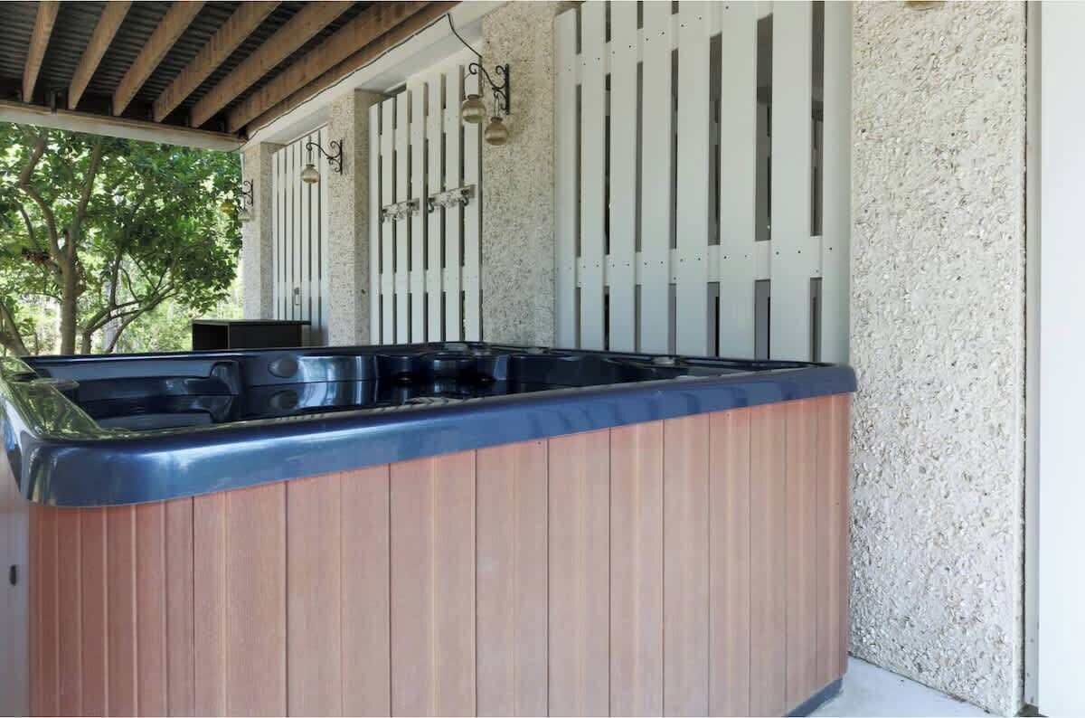 Bain à remous extérieur