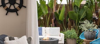 Remodeled Beach House with Spa and Sauna • 2 Blocks from Ocean • Pet Friendly