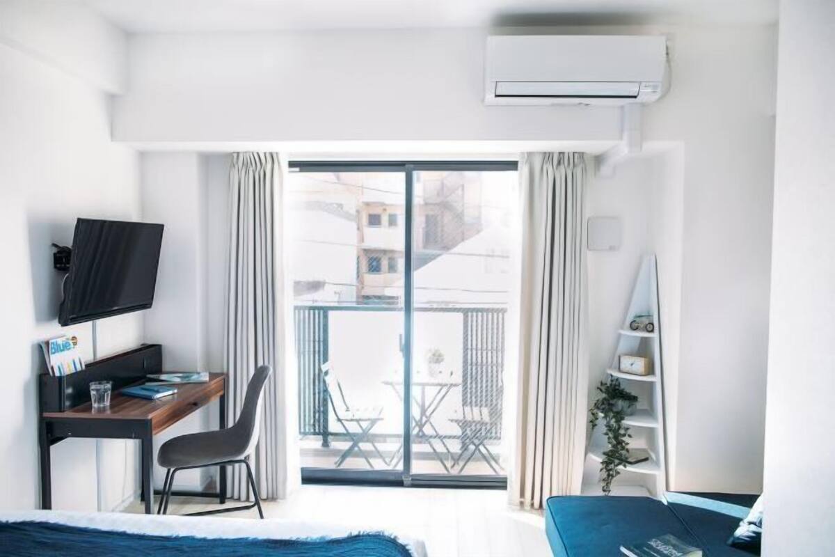 Memory-foam beds, desk, iron/ironing board, free WiFi
