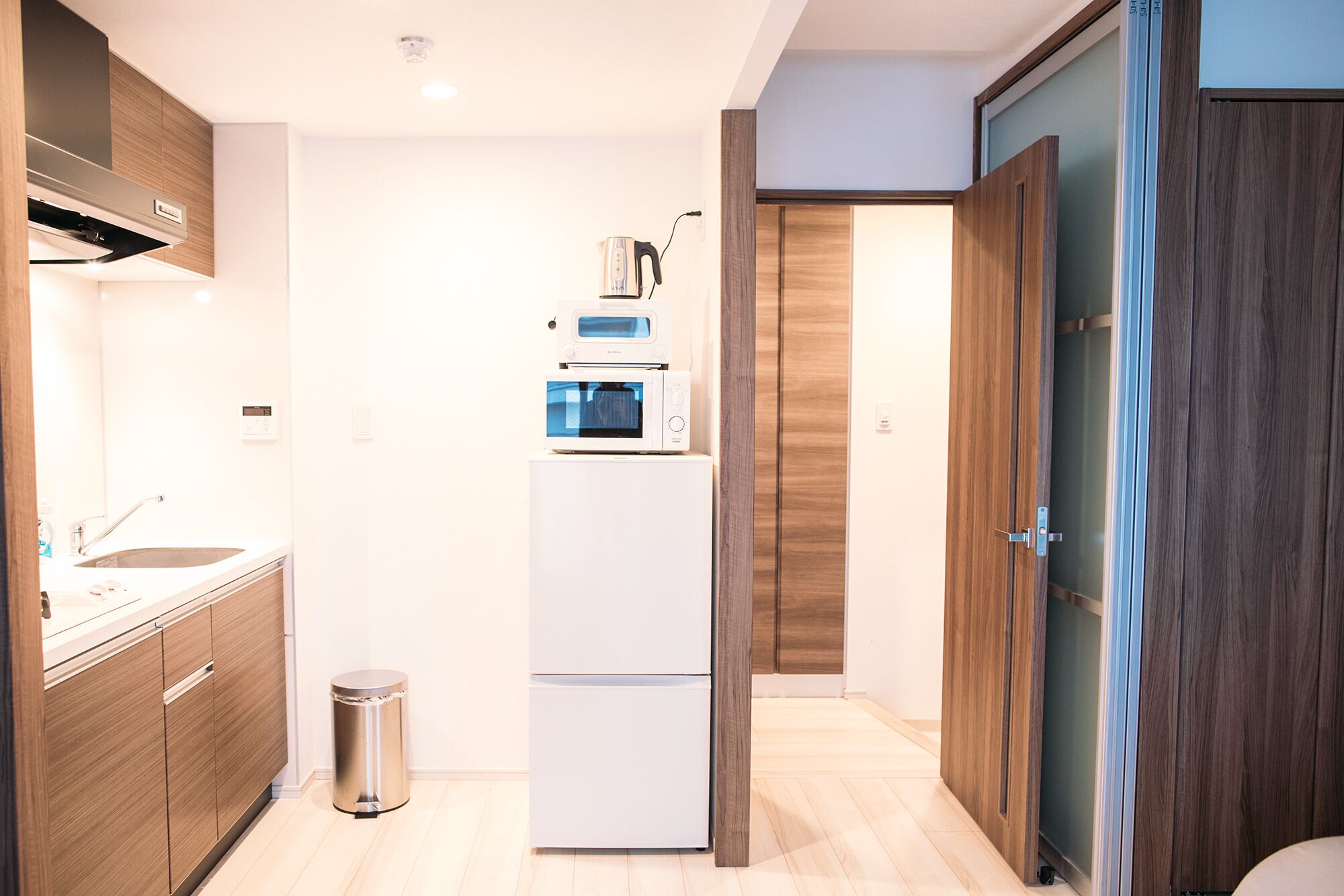 Arrocera, horno eléctrico, utensilios de cocina, artículos de limpieza