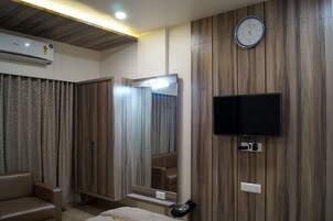 Premium Room | Soundproofing, free WiFi, bed sheets