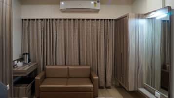 ํ๋ฆฌ๋ฏธ์๋ฃธ | ๋ฐฉ์ ์ค๋น, ๋ฌด๋ฃ WiFi, ์นจ๋ ์ํธ