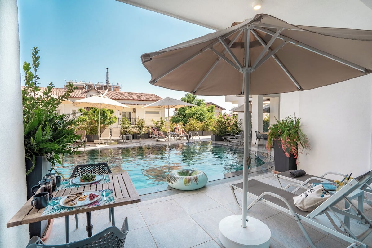 1 bedroom, Egyptian cotton sheets, premium bedding, minibar
