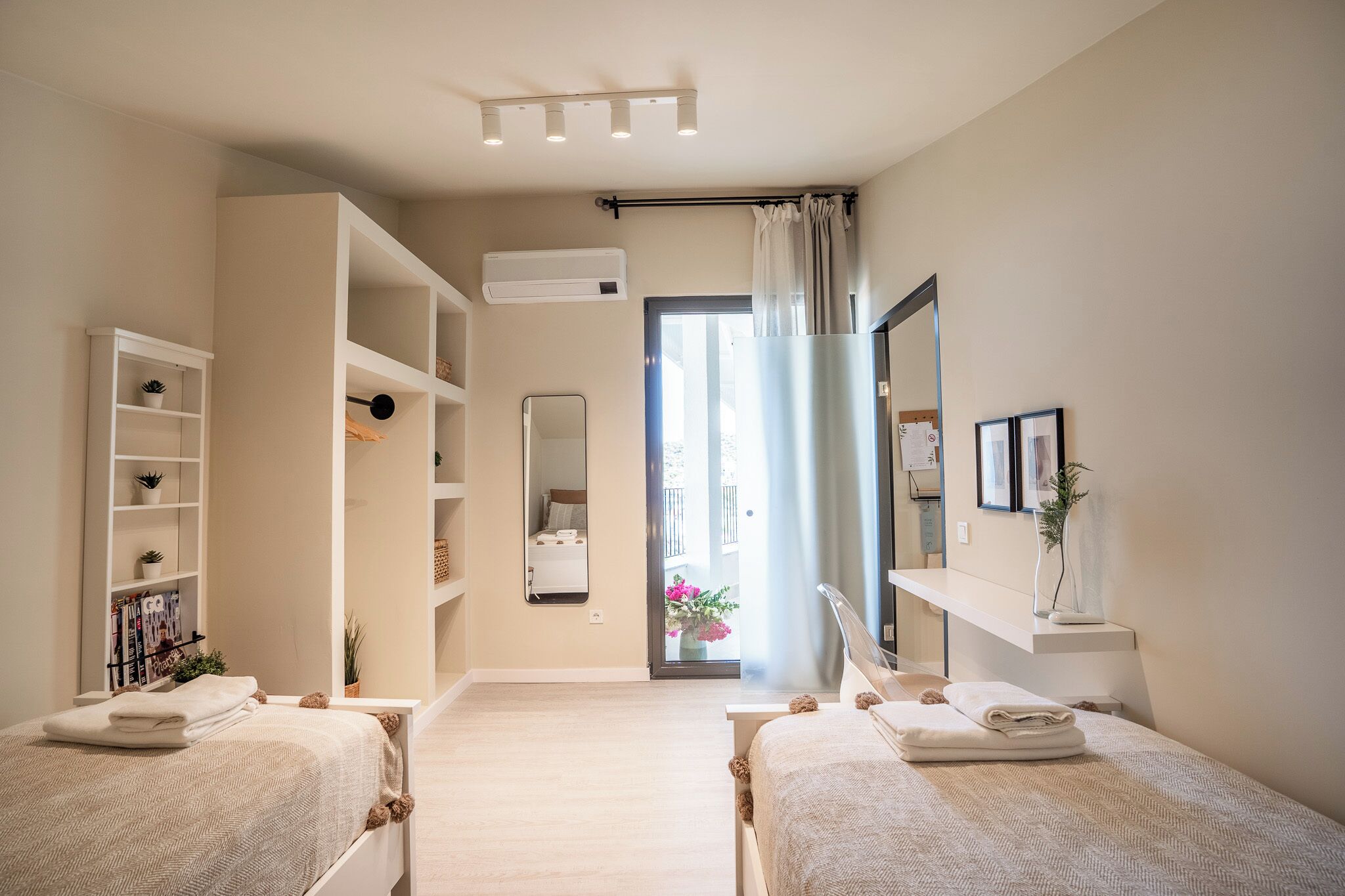 comfort suite, 2 bedrooms | 1 bedroom, egyptian cotton sheets, premium bedding, minibar