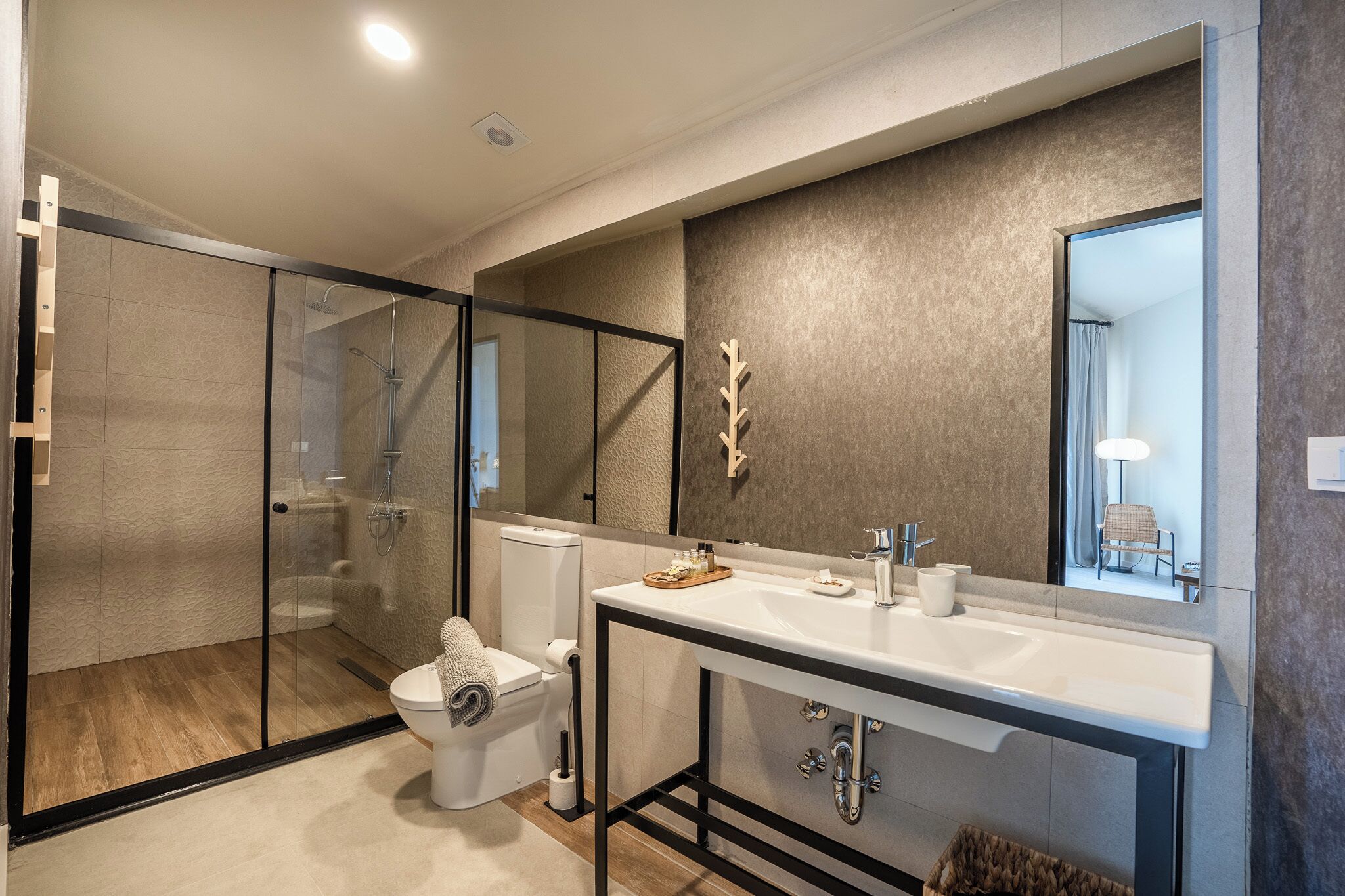 romantic suite, sea view | bathroom | shower, rainfall showerhead, hair dryer, slippers