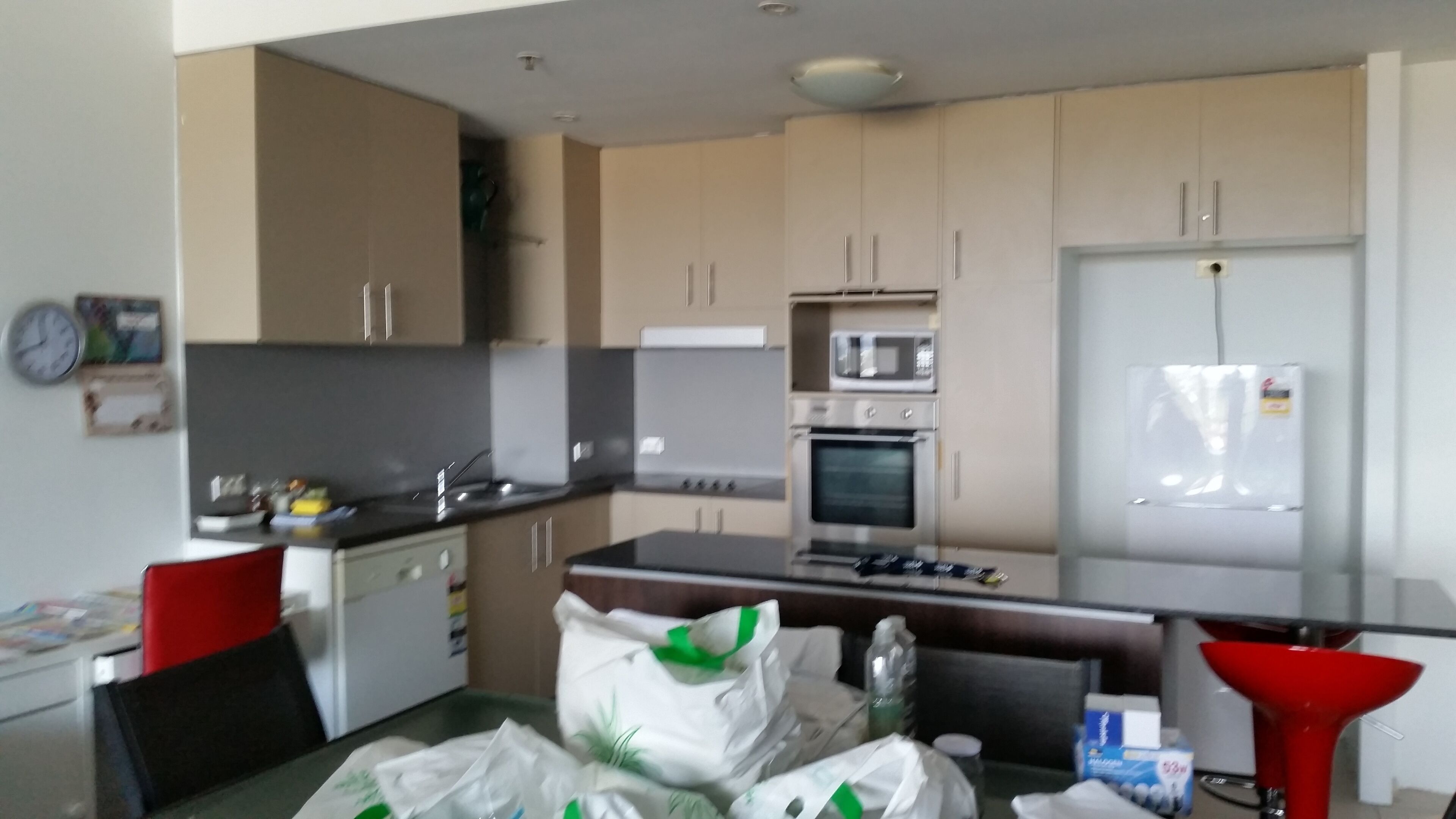 Grand Hotel Apartment One min walk to beach/Charis Seafoods Childrens Lagoon.  — image 6