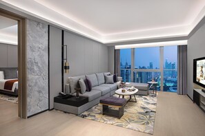 1 Bedroom Premier | In-room safe, desk, blackout drapes, soundproofing