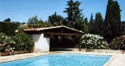 LES ISSAMBRES - SAINTE MAXIME 150 m de la plage - VILLA - WIFI - CLIMATISATION