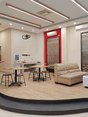 บริเวณนั่งเล่นที่ล็อบบี้